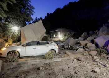 Un fuerte sismo sacude Nápoles y reaviva la preocupación en Italia