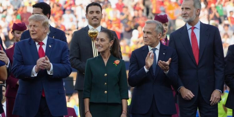 ¿Qué ocurrió entre Sheinbaum, Trump y Carney fuera de la cancha?