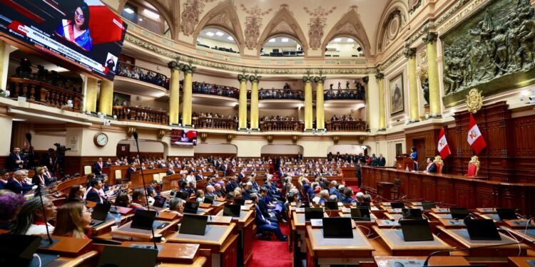 Keiko Fujimori inicia una nueva era en Perú; estas son las primeras decisiones que marcarán su gobierno
