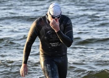 Hazaña en el mar Báltico: Bartłomiej Kubkowski completa histórico cruce a nado
