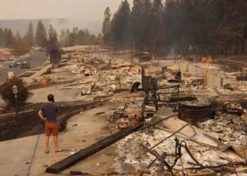 Infierno en Spokane: fuego devora cientos de casas y obliga a una evacuación masiva