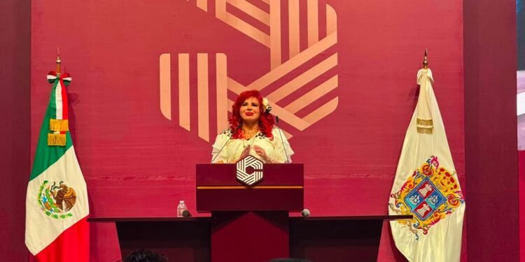 Sansores promete mantener programas sociales pese a restricciones financieras