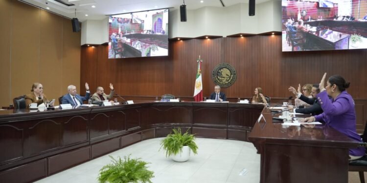 ¿Quién sustituirá a Rocha Moya? Congreso de Sinaloa aplaza decisión