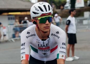 Isaac del Toro golpea primero y conquista el liderato del Tour de Alemania 2026