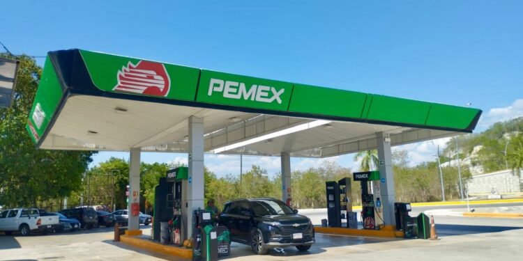 ¿Habrá aumento en los combustibles? Gobierno y gasolineros extienden pacto
