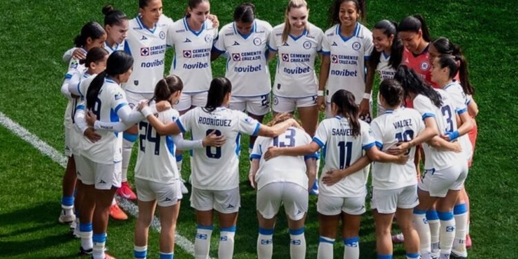 Ataques tras el 10-0 unen al futbol femenil en defensa de las jugadoras de Cruz Azul