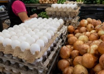 Huevo y cebolla se disparan; estos productos encarecieron la quincena