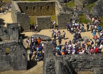 ¿Machu Picchu está llegando a su límite? Exceso de turistas acelera su deterioro