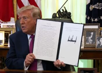 Trump no se detiene; tras el “Golfo de América”, ahora rebautiza el Lago Ontario
