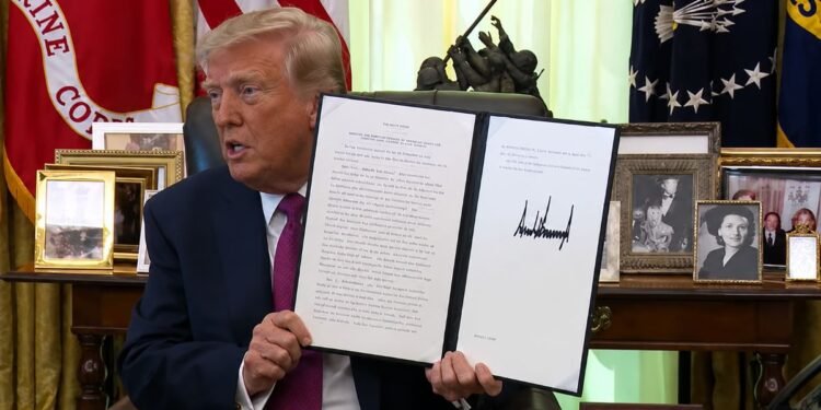 Trump no se detiene; tras el “Golfo de América”, ahora rebautiza el Lago Ontario