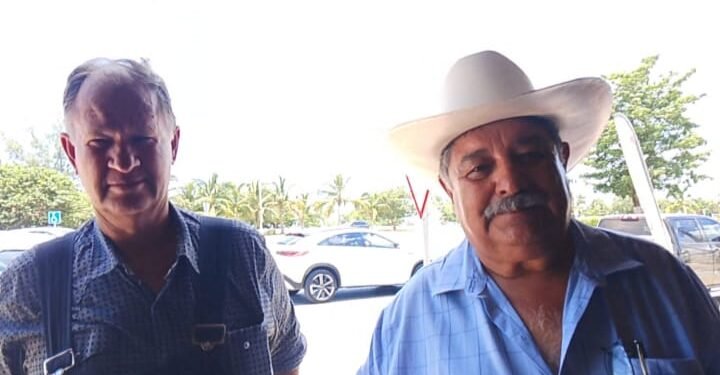 Pleito escala en Hopelchén: menonitas van contra alcalde y funcionarios