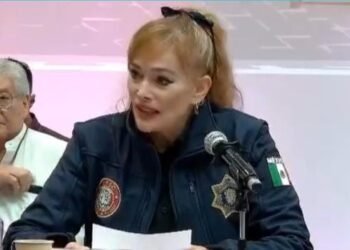 Videos identifican a dos mujeres por presuntos ataques contra policías