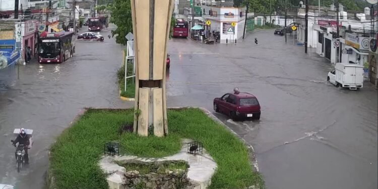 Bajo el agua: lluvias complican circular por avenidas en varios puntos de la ciudad