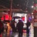 ¡Balazos en plena vialidad! Atacan a comisario y taxi queda en el fuego cruzado