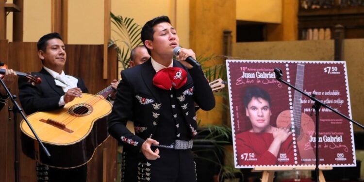 El Divo de Juárez se pega al sobre: Correos de México así lo homenajea
