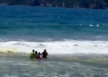 ¿Qué ocurrió en playa Miramar? Marina salva a joven que no podía salir del mar