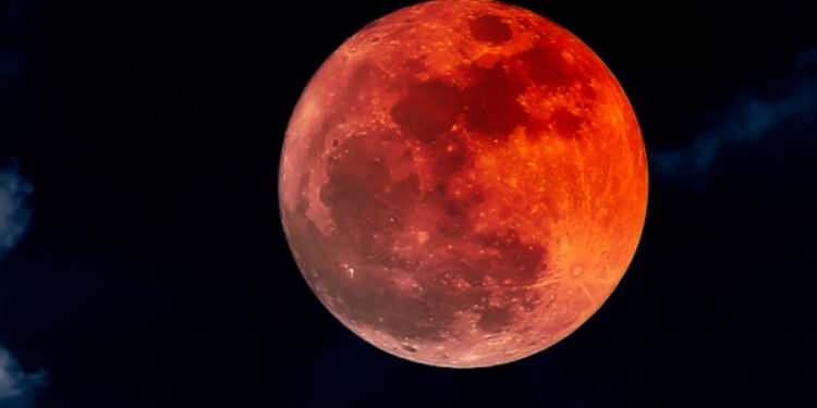 Esta noche la Luna se teñirá de rojo ¿Ya tienes desde dónde mirarla?