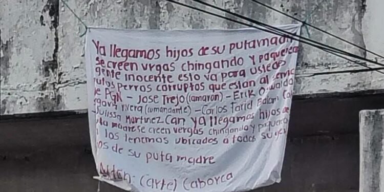 Tensión en la Campeche-Mérida: aparece manta con presuntas amenazas