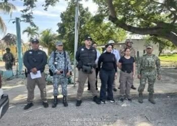 ¡De todo como en botica! Cateo en Champotón destapa arsenal, vehículos y dinero