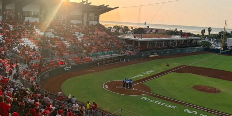 ¿Ya estás a bordo? Piratas aplastan a los Pericos y ponen los playoffs al rojo vivo