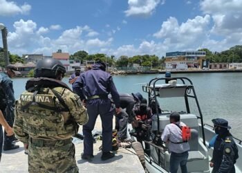Cae lancha con equipo ilegal; así intentaban capturar pulpo
