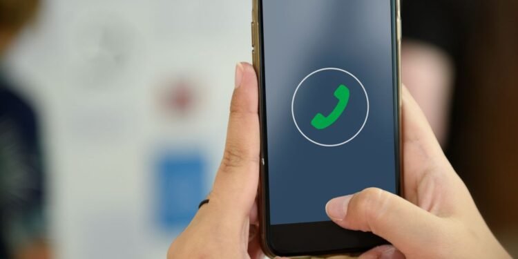 ¿Tus mensajes se quedaron con el reloj? WhatsApp registra fallas este lunes