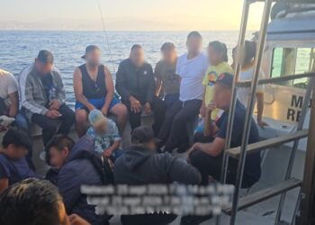 Marina frustra traslado de 45 mexicanos hacia Estados Unidos en dos yates
