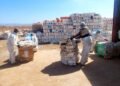 ¿Dónde estaban? Sacan 70 toneladas de envases del campo de Baja California