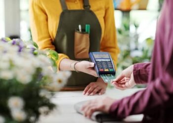 Cobrar con tarjeta deja de ser lujo: un millón de PyMEs se digitalizan