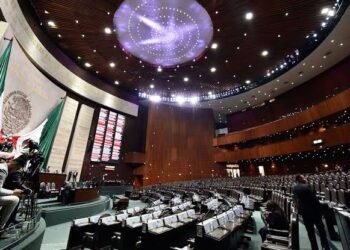Doble nacionalidad, bajo la lupa: avalan candado para Presidencia y gubernaturas