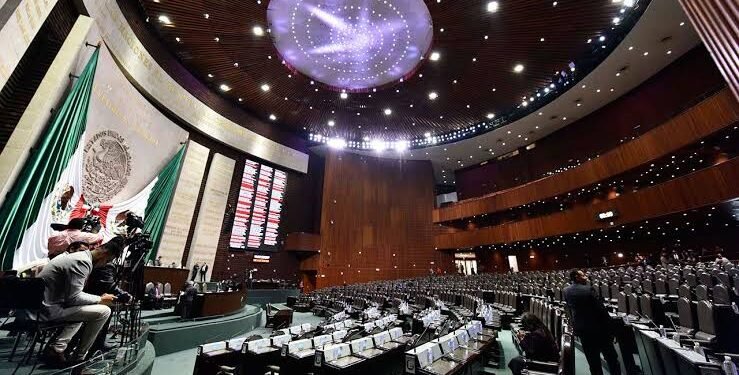 Doble nacionalidad, bajo la lupa: avalan candado para Presidencia y gubernaturas