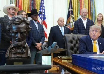 Trump pone en revisión el futuro del lobo mexicano ante reclamos de ganaderos