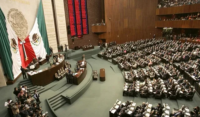 Ley Antimemes: Posponen discusión en la Cámara de Diputados tras rechazo de la oposición