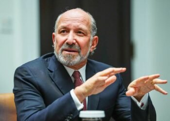Sheinbaum recibirá a Howard Lutnick para abordar el futuro comercial de México y EU
