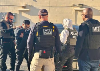 “Teníamos silbatos, ellos tenían armas”: Amnistía pide disolver el ICE