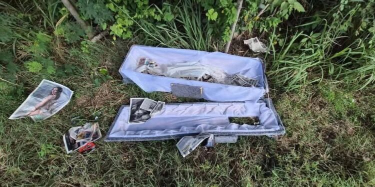 Macabro hallazgo en Campeche: abandonan un ataúd entre el manglar de Imí 2