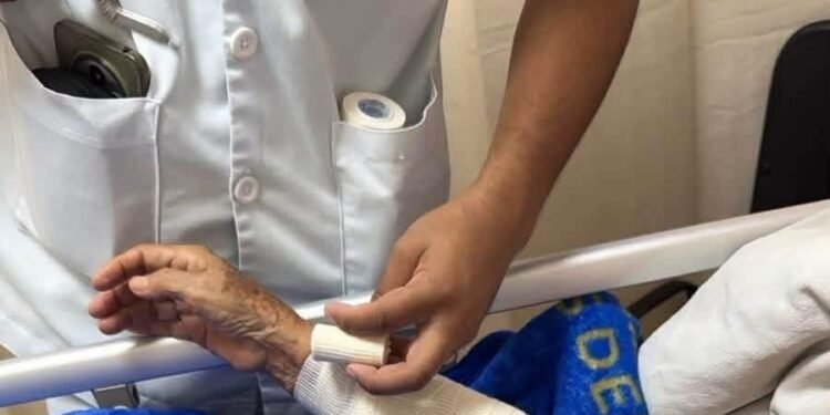 Denuncian negligencia en el ISSSTE de Campeche: septuagenaria lleva más de una semana a la espera de cirugía por fractura de fémur