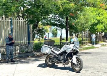 Asesinato sacude Colonia Jardines, hombre muere a las puertas de su casa