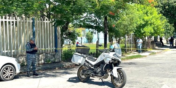 Asesinato sacude Colonia Jardines, hombre muere a las puertas de su casa