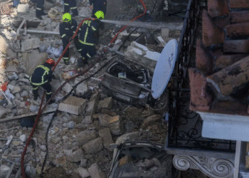 Susto en Atenas: explosión derrumba edificio en plena zona turística