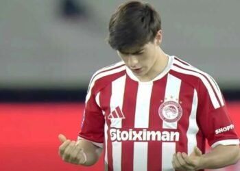 ¿Nuevo goleador en Olympiacos? La “Hormiga” responde con un doblete