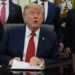 Cadenas de televisión de EE. UU. suspenden cobertura de Donald Trump tras veto a CNN