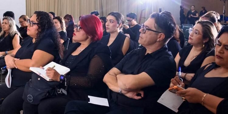 Más de 300 modelos y 52 maquilladores se unen a pasarela por el autismo
