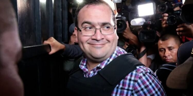 Javier Duarte promueve amparo para indagar nuevas órdenes de aprehensión