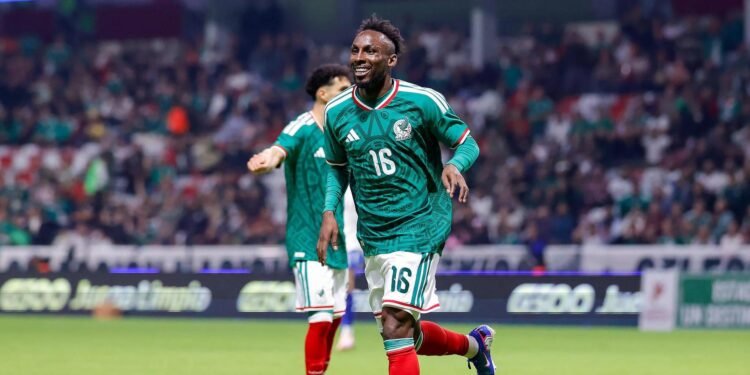 ¡México aparece en la élite! Quiñones y Camberos, nominados al Balón de Oro