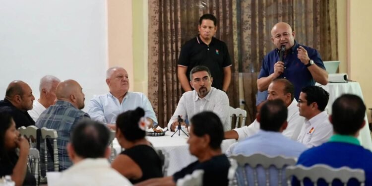 El dinero busca certeza: empresarios de QRoo hablan de seguridad con Rafa Marín