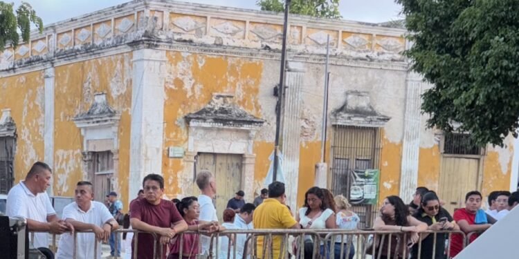 ¿Teatro o medicamentos? Campechanos cuestionan el gasto de hasta 500 mdp