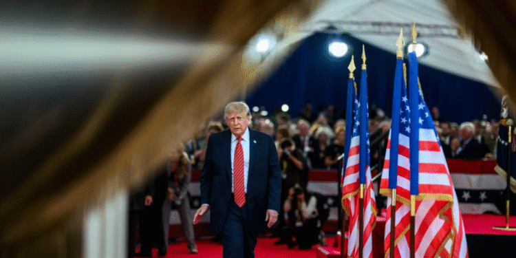 Nueva disputa con la prensa: Trump anuncia veto a estos medios