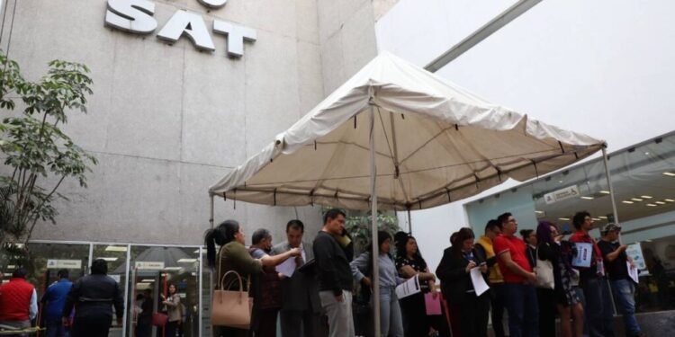 Pon tus cuentas sobre la mesa: fechas y trámite para regularizar adeudos con el SAT