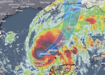 Isaías se convierte en huracán y provoca evacuaciones preventivas en Campeche